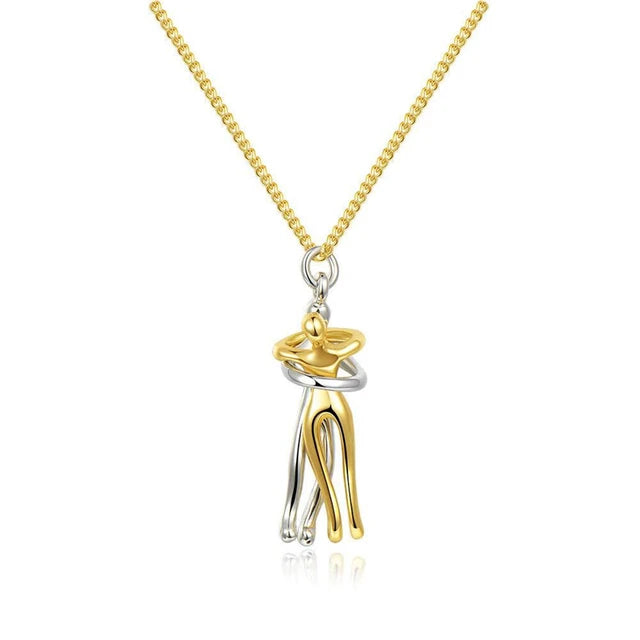 Collar con colgante de pareja enamorada